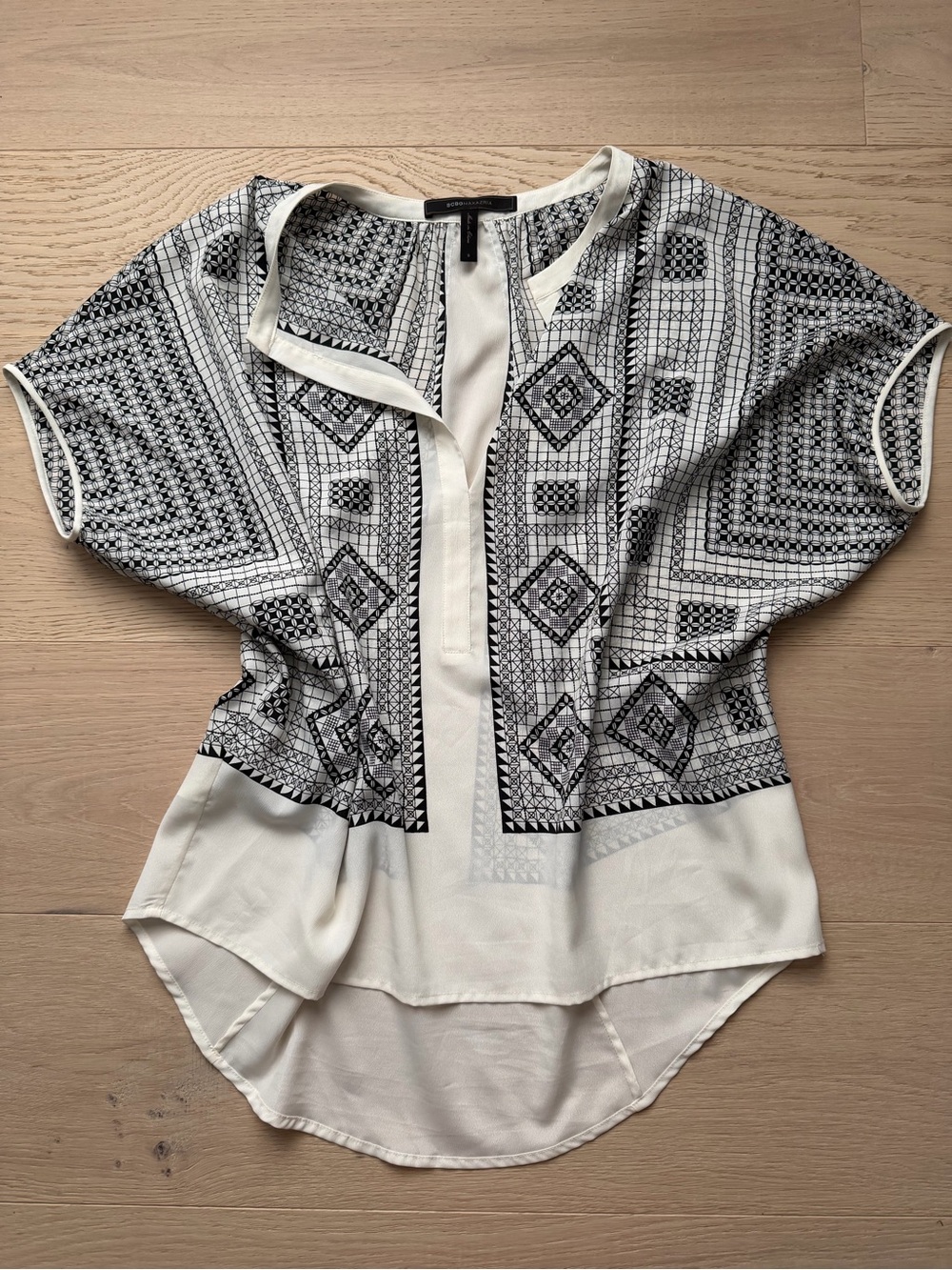 BCBGMAZAZRIA TOP